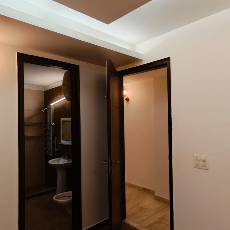 Bathroom, lajpat nagar 2 Bedroom 900 Sq.Ft. Independent House In Lajpat Nagar Delhi 9608238