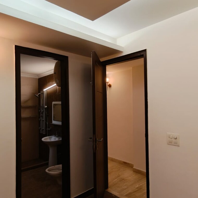 Bathroom, lajpat nagar 2 Bedroom 900 Sq.Ft. Independent House In Lajpat Nagar Delhi 9608238
