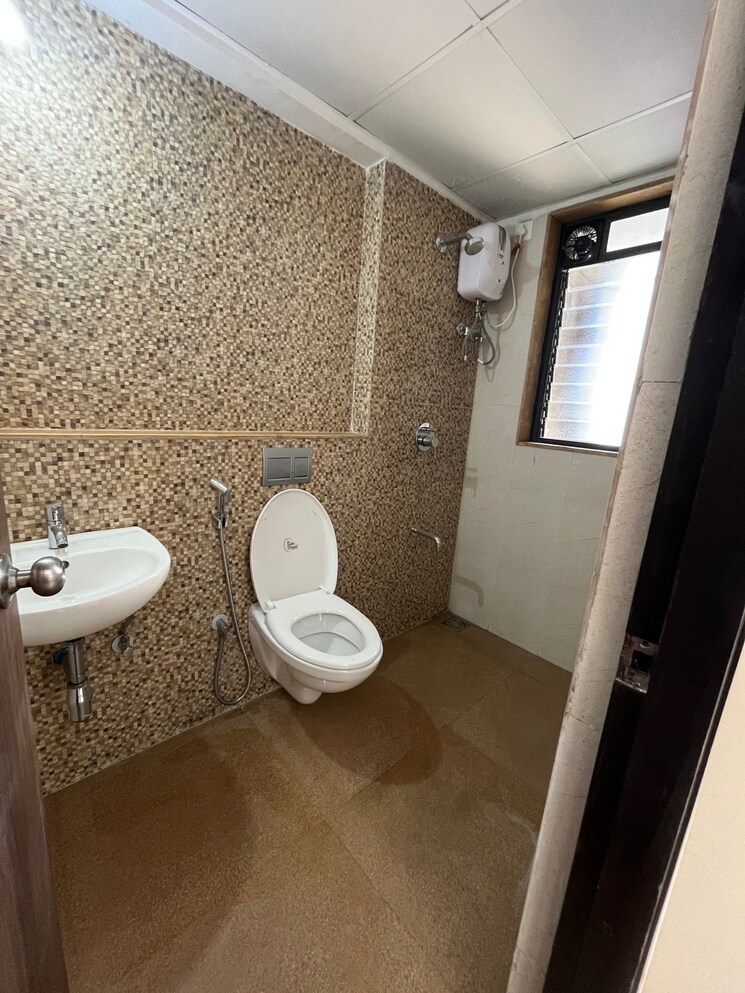 Bathroom, lodha-palava-downtown 1 Bedroom 450 Sq.Ft. Apartment In Dombivli East Thane 9608271