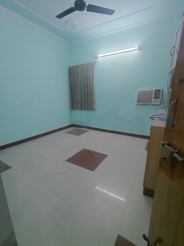 Bedroom in 3 BHK Apartment at Janakpuri – for Rent