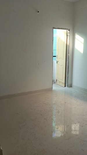 Room in 2 BHK Apartment at Kondapur – for Sale