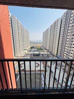 2 BHK Apartment For Sale in Kolte Patil Life Republic