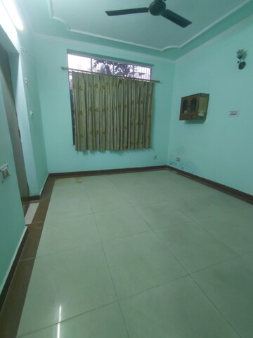 Room in 3 BHK Apartment at Janakpuri – for Rent