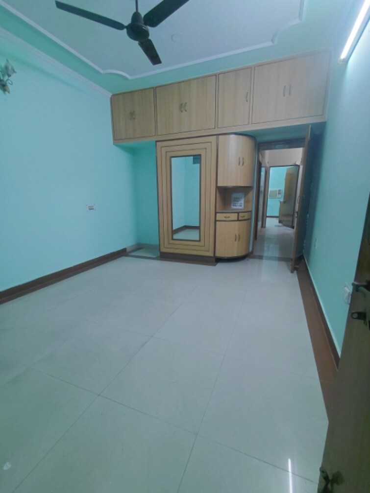 Cover Image, janakpuri 3 Bedroom 1150 Sq.Ft. Apartment In Janakpuri Delhi 9608308