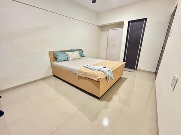 Bedroom in 2 BHK Apartment at Pioneer Heritage, Santacruz West – for Rent