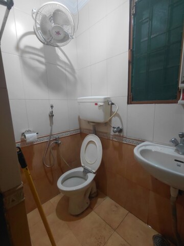 Attached Bathroom in 3 BHK Apartment at Janakpuri – for Rent