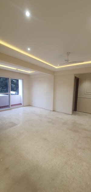 Building Lobby in 3 BHK Apartment at Frazer Town – for Rent