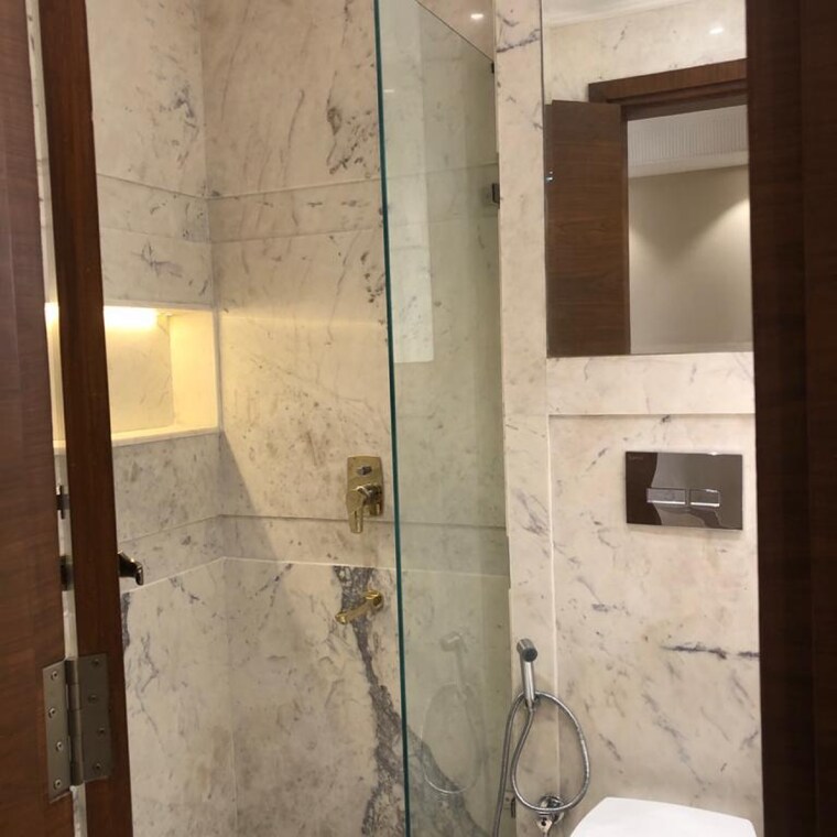 Bathroom, lajpat nagar 2 Bedroom 900 Sq.Ft. Independent House In Lajpat Nagar Delhi 9608330