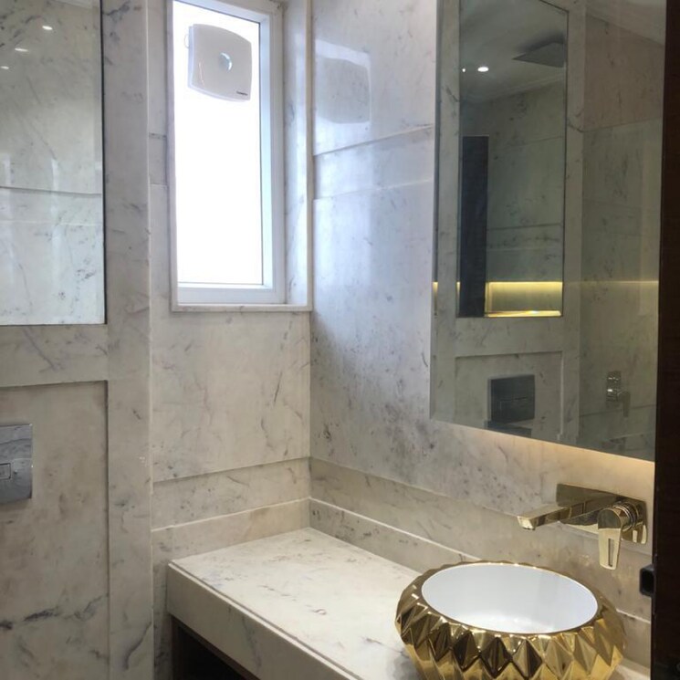 Bathroom, lajpat nagar 2 Bedroom 900 Sq.Ft. Independent House In Lajpat Nagar Delhi 9608330