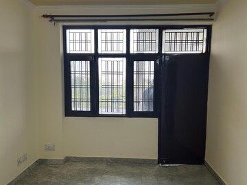 Room in 3 BHK Apartment at Retech Apartments, Sector 21c – for Rent