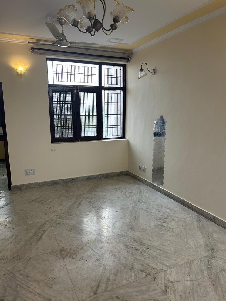 Room, retech-apartments 3 Bedroom 1280 Sq.Ft. Apartment In Sector 21c Faridabad 9608325