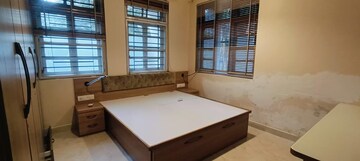 Bedroom in 4 BHK Villa at Chembur – for Rent