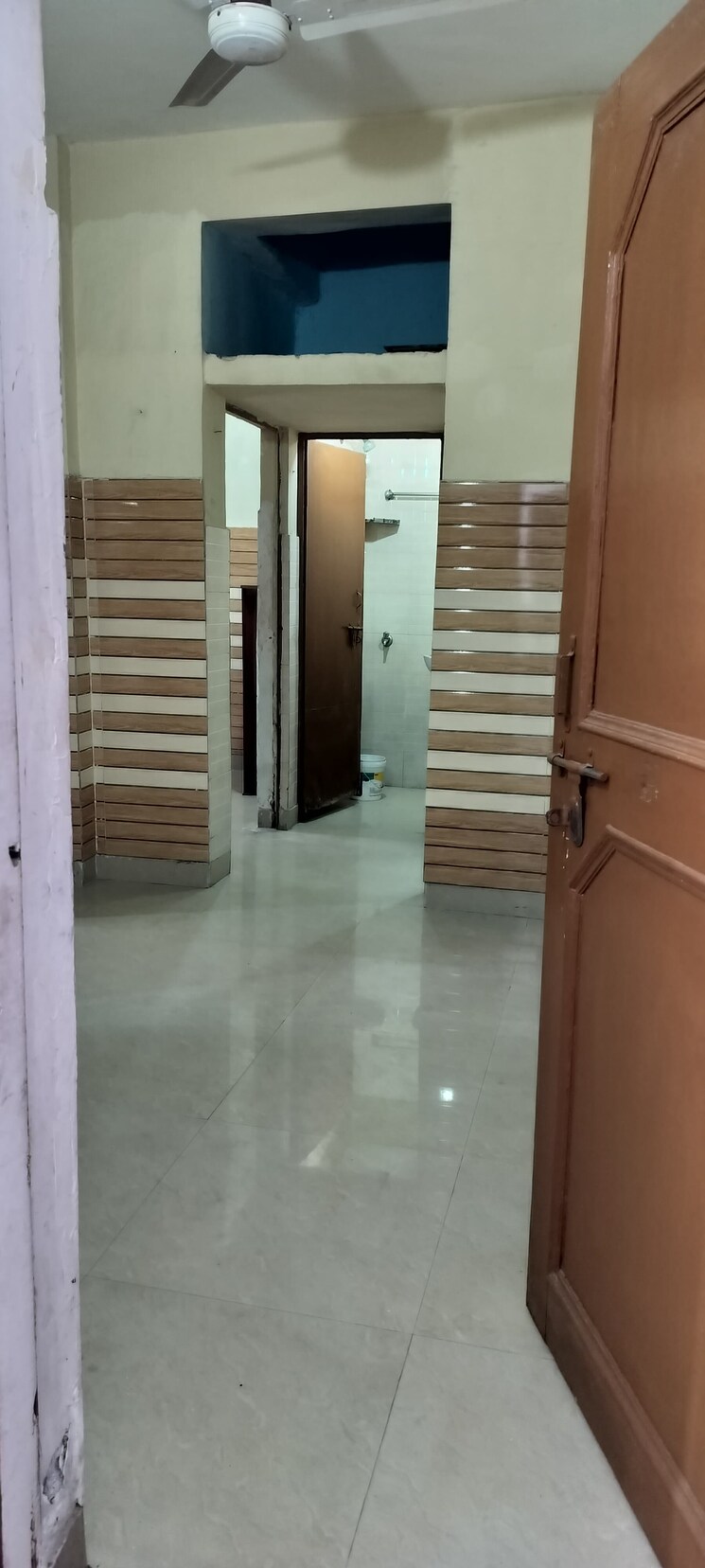 Balcony, beta i greater noida 1 Bedroom 30 Sq.Mt. Builder Floor In Beta I Greater Noida Greater Noida 9608391