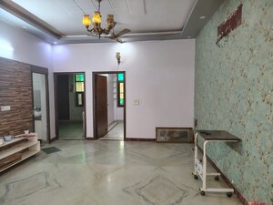 Room in 3 BHK Builder Floor at Sainik Colony – for Rent