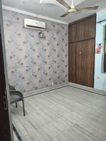 Bathroom in 3 BHK Builder Floor at Sainik Colony – for Rent