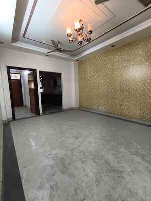 Room in 2 BHK Builder Floor at Sainik Colony – for Rent