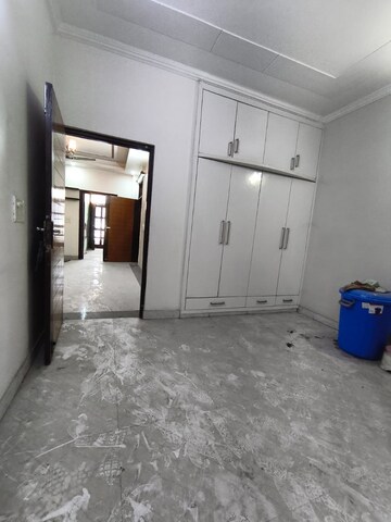 Room in 2 BHK Builder Floor at Sainik Colony – for Rent