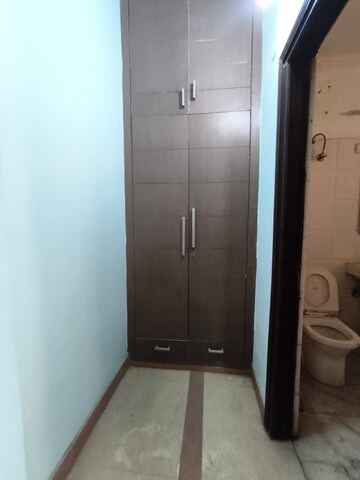  2 BHK Builder Floor at Sainik Colony – for Rent