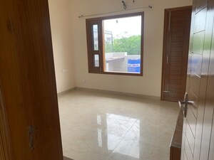 Room in 3 BHK Builder Floor at Aerocity – for Rent