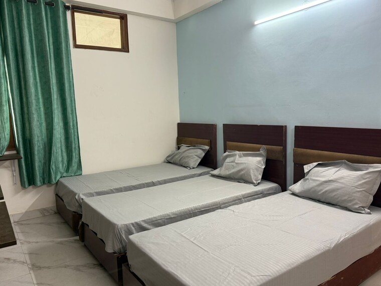 Bedroom, sector 44 Pg For Girls In Sector 44 9608455