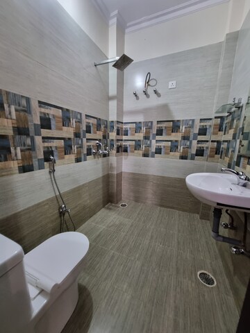 Room in  Pg at Vineet Khand – for Rent