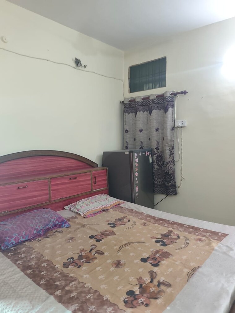 Room, gomti nagar Pg For Boys & Girls In Gomti Nagar 9608585
