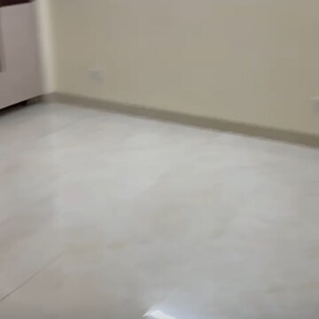 Room in 3 BHK Apartment at Eldeco Accolade, Saini Colony – for Rent