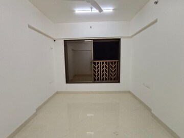 Room in 3 BHK Apartment at Majestic Amarjyoti CHS, Chembur – for Rent