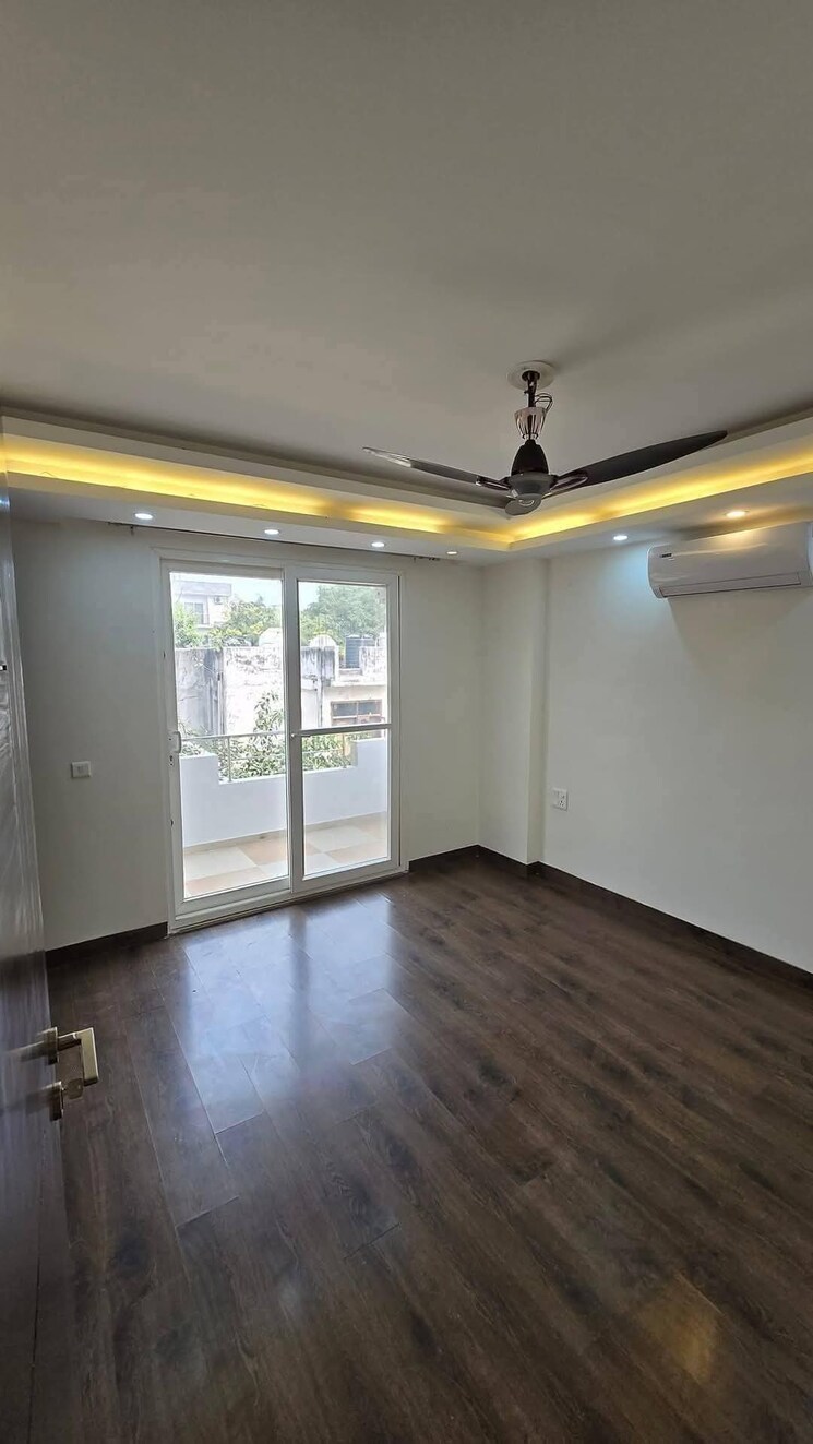 Room, saket 3 Bedroom 1500 Sq.Ft. Builder Floor In Saket Delhi 9608679