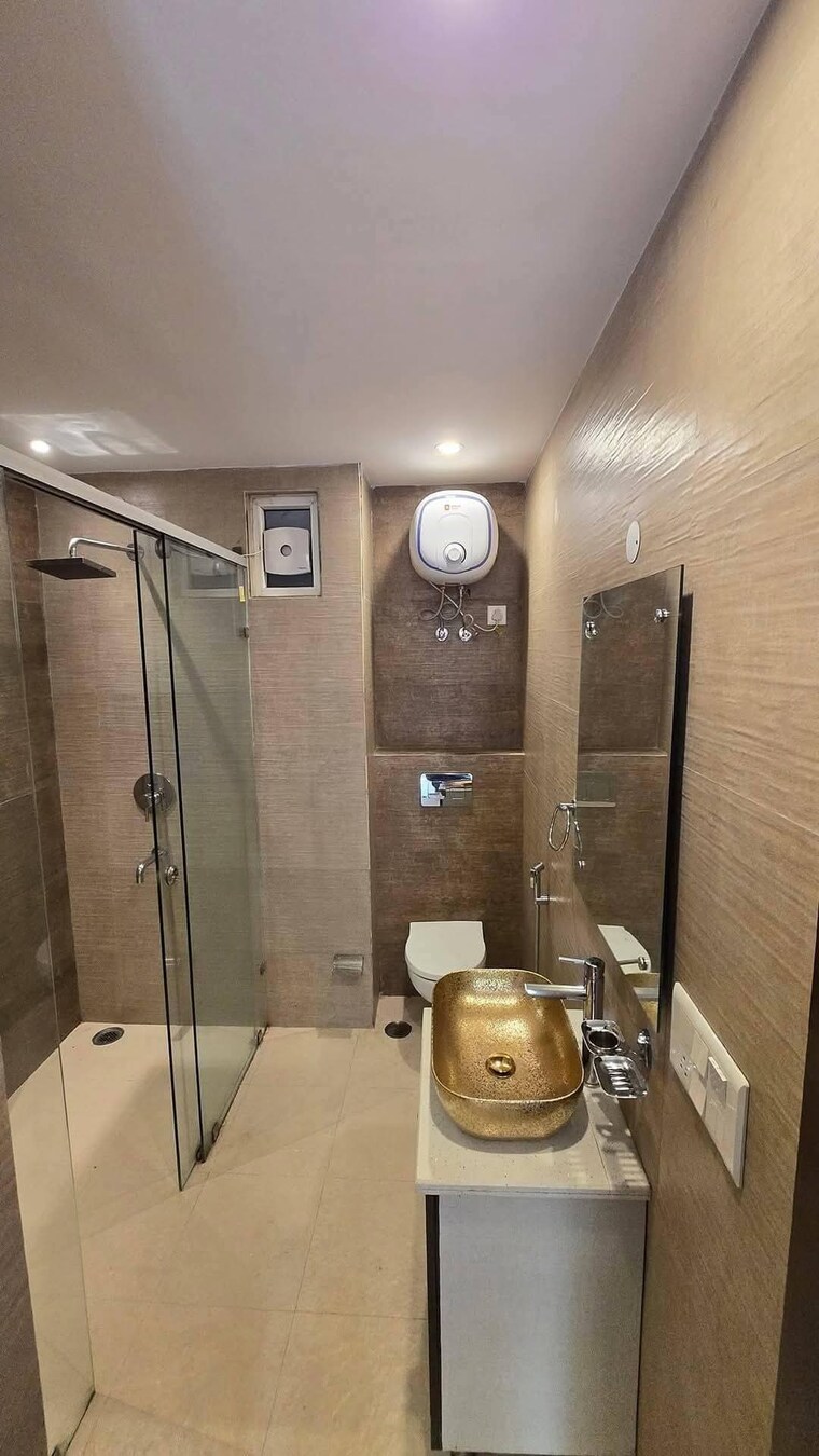 Attached Bathroom, saket 3 Bedroom 1500 Sq.Ft. Builder Floor In Saket Delhi 9608679