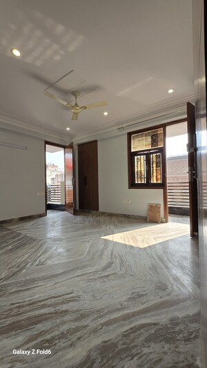 2 BHK Builder Floor For Rent in Chattarpur