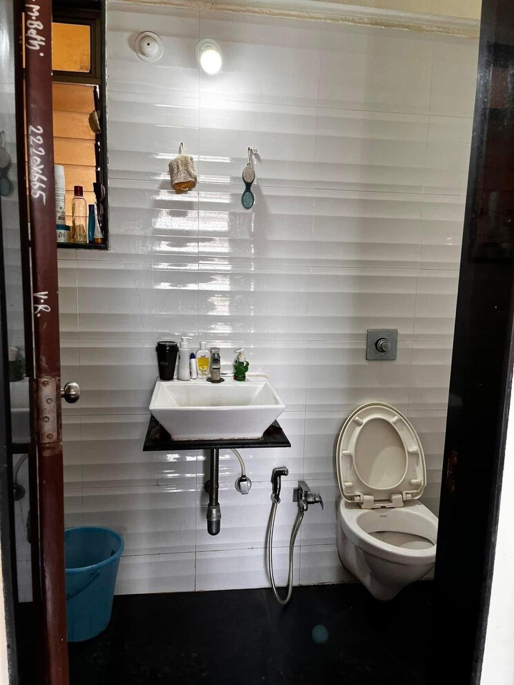Bathroom, bhoomi-acres 1 Bedroom 450 Sq.Ft. Apartment In Thane West Thane 9608670