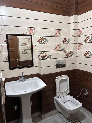 Attached Bathroom in 2 BHK Builder Floor at Aerocity – for Rent