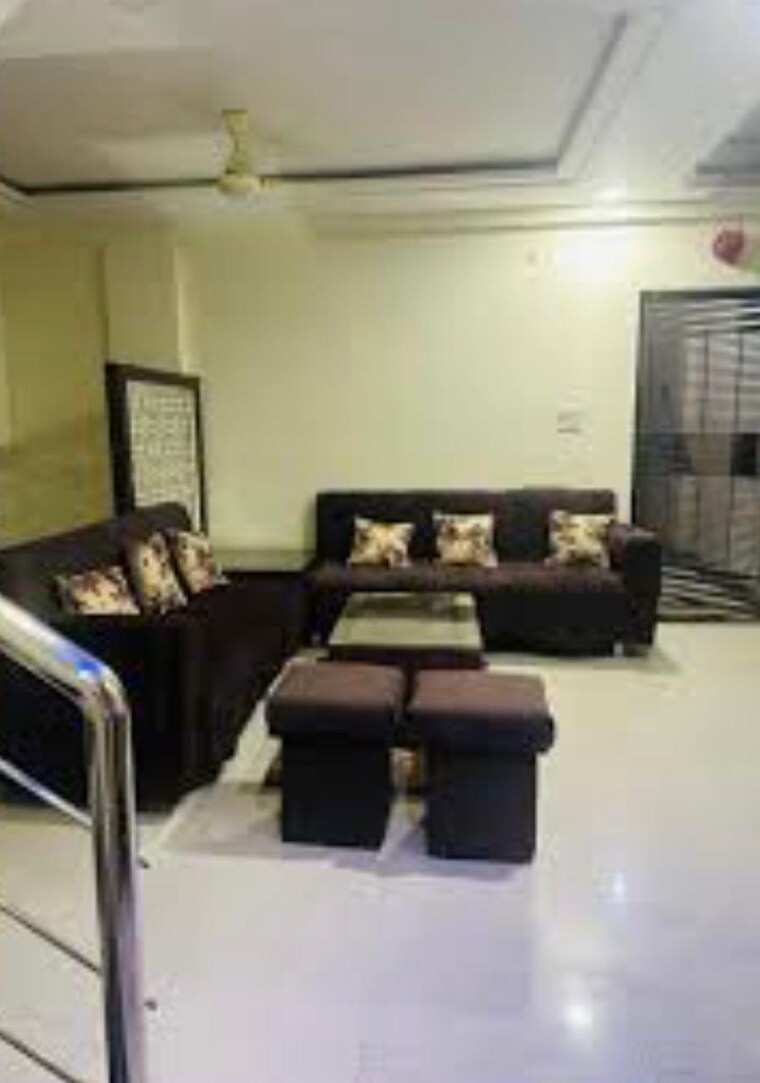 Living Room, sector 15 3 Bedroom 300 Sq.Yd. Independent House In Sector 15 Panchkula 9608658