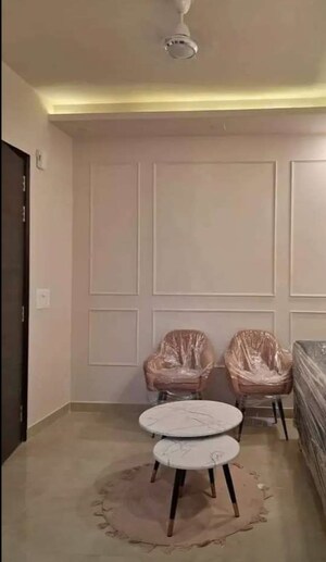Living Room in 2 BHK Apartment at Gomti Nagar – for Rent