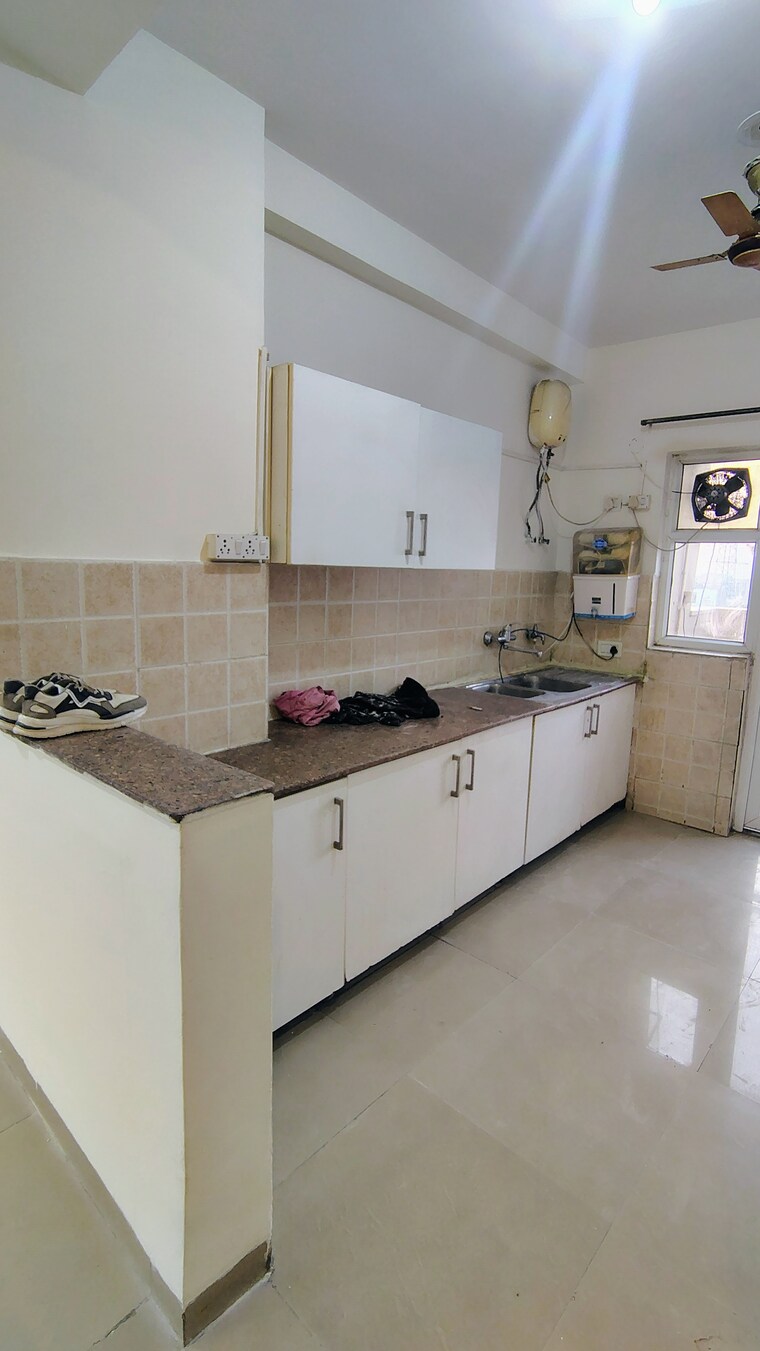 Kitchen, spaze-privy 3.5 Bedroom 2200 Sq.Ft. Apartment In Sector 72 Gurgaon 9608796