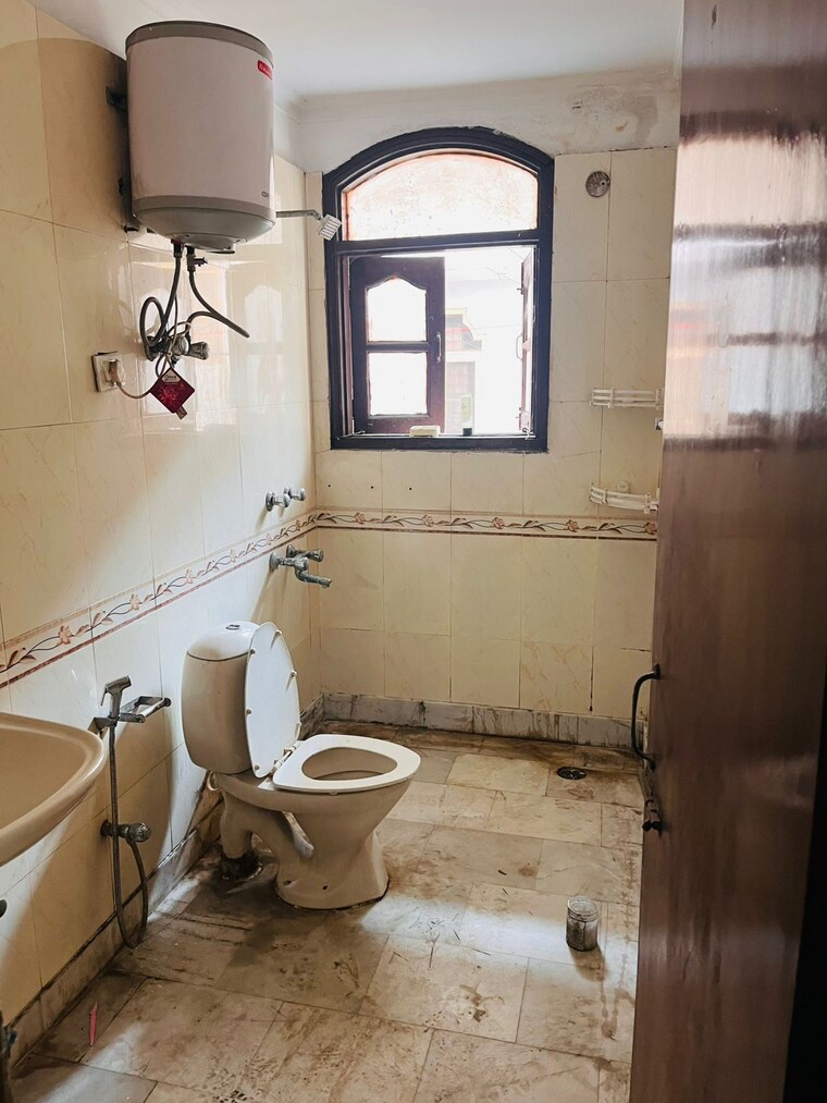 Bathroom, saket 2 Bedroom 850 Sq.Ft. Builder Floor In Saket Delhi 9608822
