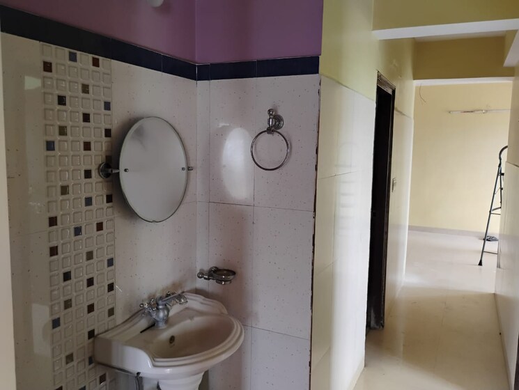 Bathroom, kagal nagar 2 Bedroom 950 Sq.Ft. Apartment In Kagal Nagar Jamshedpur 9608830