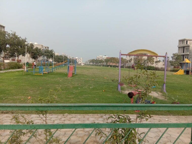 Garden, gmada-eco-city  200 Sq.Yd. Plot In North Mullanpur Chandigarh 9608838