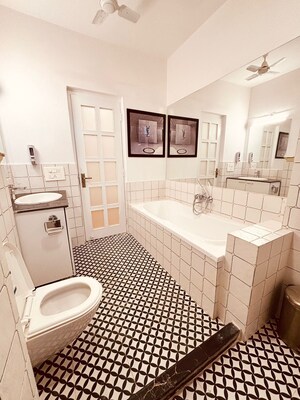 Bathroom in 5 BHK Apartment at AEZ Aloha, Sector 57 – for Rent