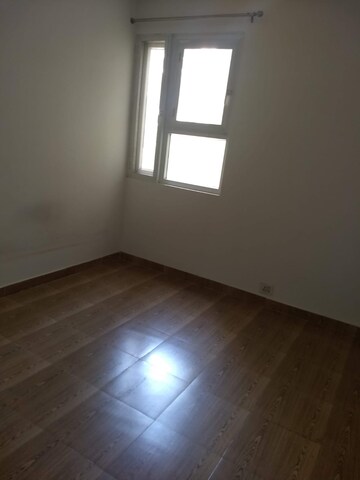 Room in 2 BHK Apartment at Tulip Lemon, Sector 69 – for Rent