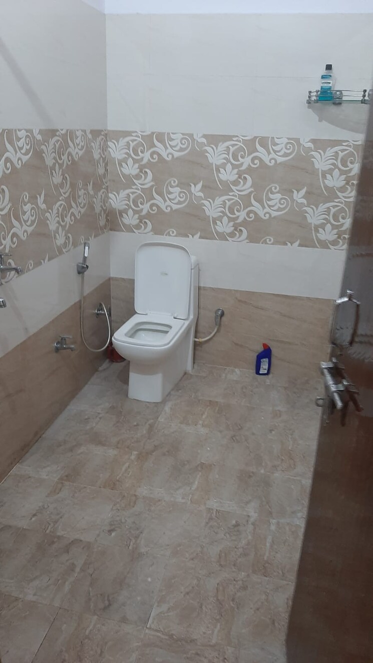 Bathroom, gomti nagar Pg For Boys & Girls In Gomti Nagar 9608856