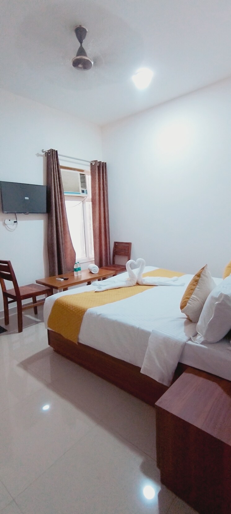 Room, aghapur Pg For Boys & Girls In Aghapur 9608913