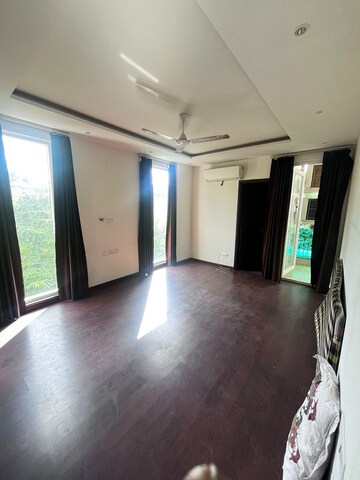 Room in 3.5 BHK Apartment at GPL Eden Heights, Sector 70 – for Rent