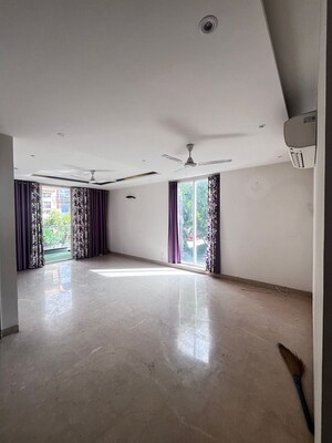 Room in 3.5 BHK Apartment at GPL Eden Heights, Sector 70 – for Rent