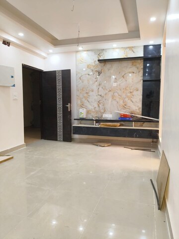 Room in 2 BHK Apartment at Supertech Ecovillage II, Sector 16b Greater Noida – for Rent