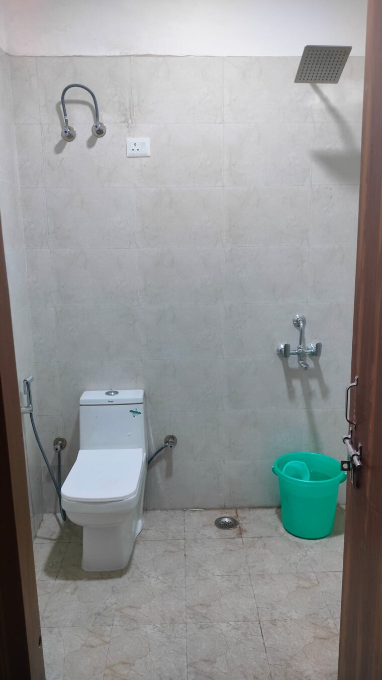 Bathroom, sector 51 Pg For Boys & Girls In Sector 51 9609075