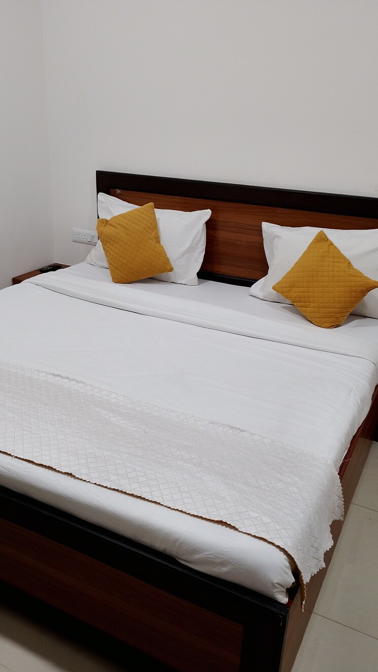 Room, sector 51 Pg For Boys & Girls In Sector 51 9609075