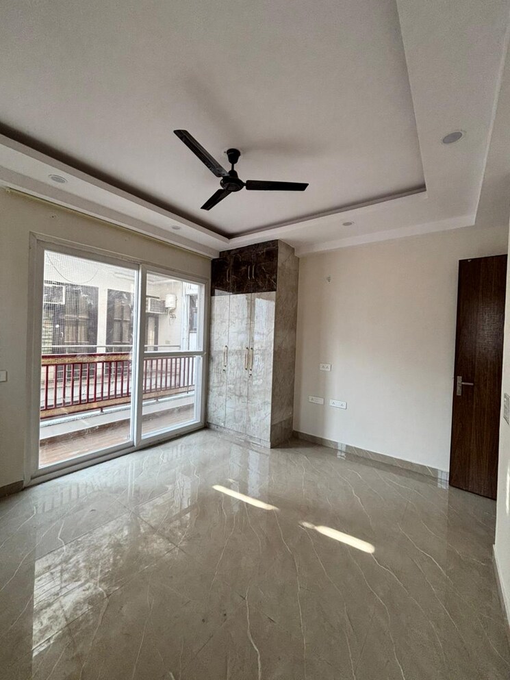 Room, ardee-city 3 Bedroom 1830 Sq.Ft. Apartment In Sector 52 Gurgaon 9609058