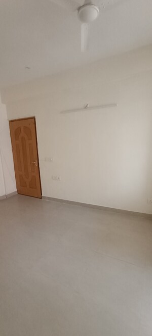 Room in 2 BHK Apartment at Shree Vardhman Mantra, Sector 67 – for Rent